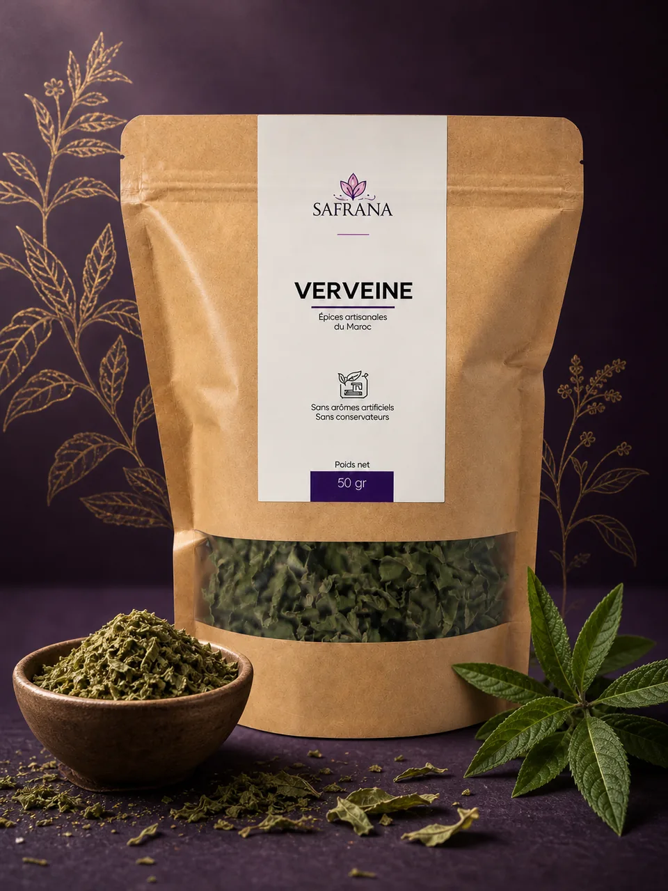 Feuilles de verveine séchées vert tendre présentées dans une coupelle
